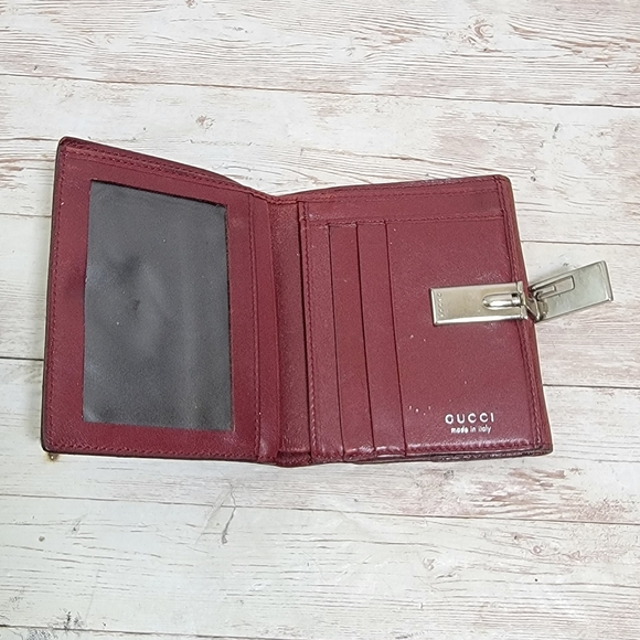 GUCCI vintage G Clip Bifold Wallet Wine Red Leather - Picture 6 of 15